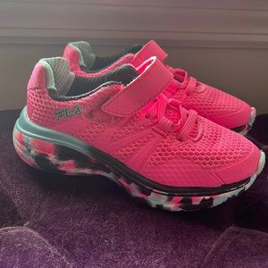 Fila girls hot pink galaxy sneakers size 12